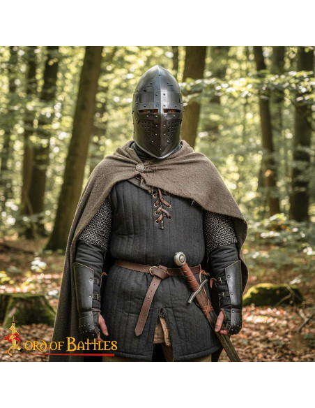 Bacinete medieval con visera...