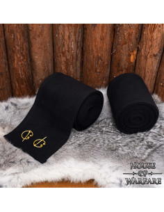 Middelalderlige Winingas i sort bomuld med messing spænder