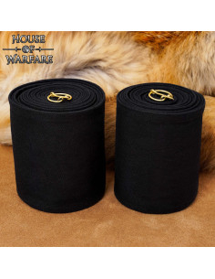 Middelalderlige Winingas i sort bomuld med messing spænder 2