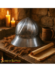 Casco medieval Burgudés siglo XV, con forro de cuero