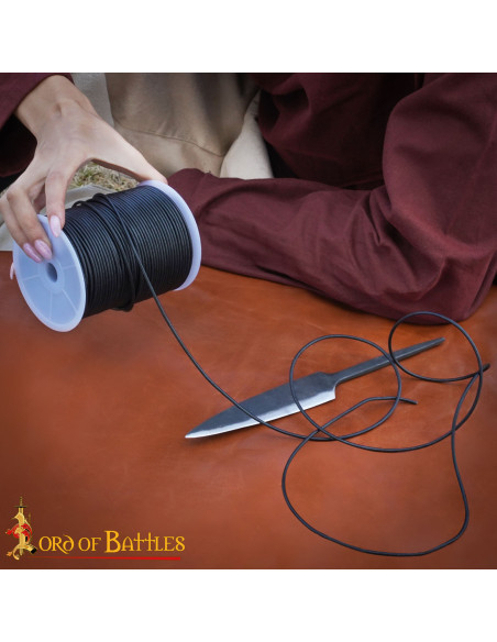 Rullesnor i ægte sort læder, 100 meter