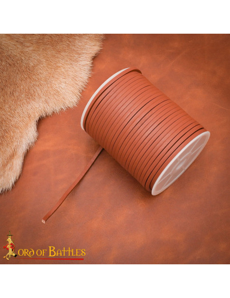 Spoel van echt bruin leer, 50 meter