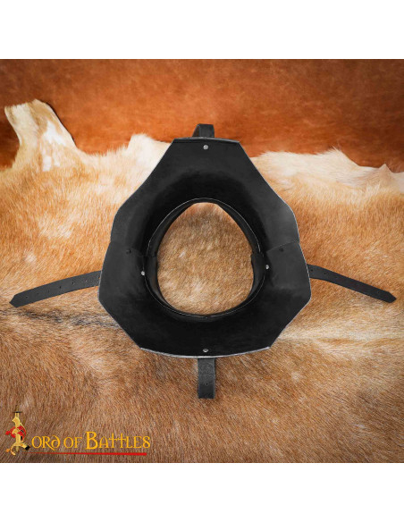 Gorjal medieval en acero con bevor...