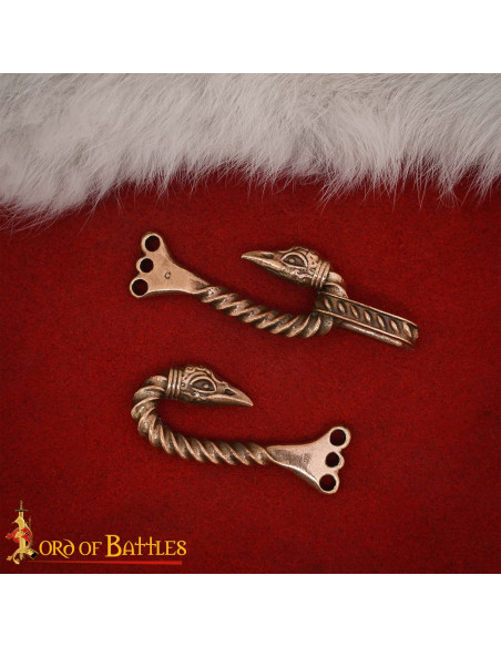 Keltisk kappe lukning med ravne i...