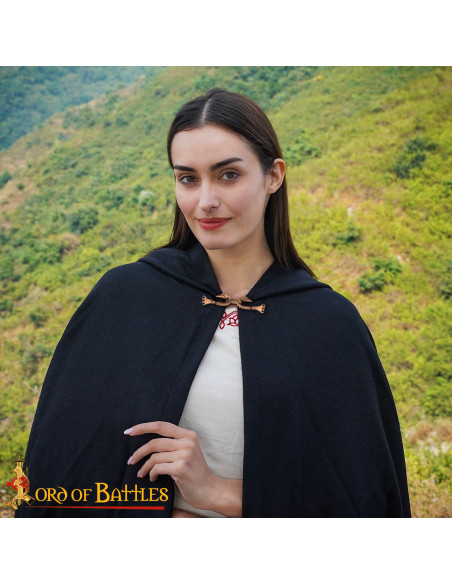 Cierre de capa celta modelo cuervos...