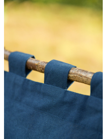 Medievalt banner med striber, blå-gul