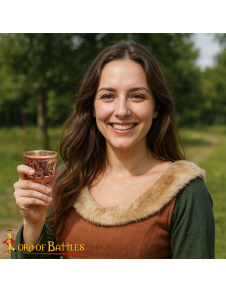 Kleine mittelalterliche Pokal des 12....