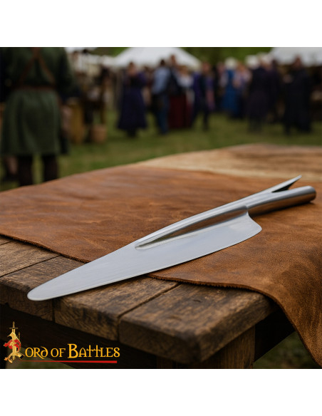 Kegelförmiger mittelalterlicher...