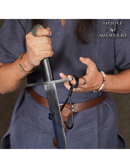 Vægophæng til sværd i smedet jern