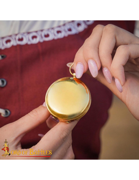 Brújula de bolsillo de latón medieval...