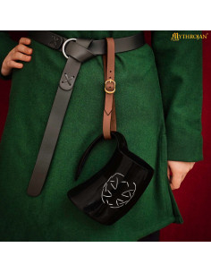 Vikingerhorn mit geometrischem Muster aus Handarbeit und...