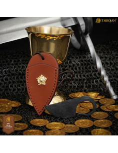 Cuchillo de cuello forjado con león dorado y vaina cuero 2