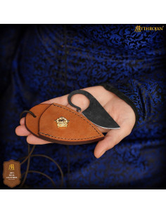 Cuchillo de hierro forjado con funda de cuero decorada