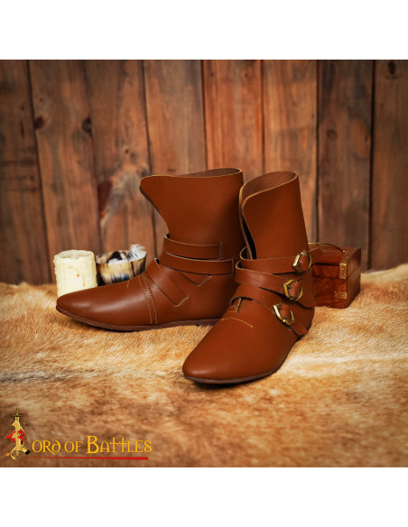 Mittelalterliche braune Lederstiefel...