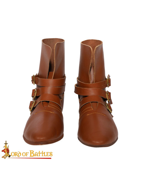 Mittelalterliche braune Lederstiefel...