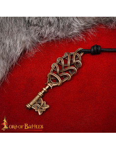 Colgante vikingo en forma de llave en bronce fundido