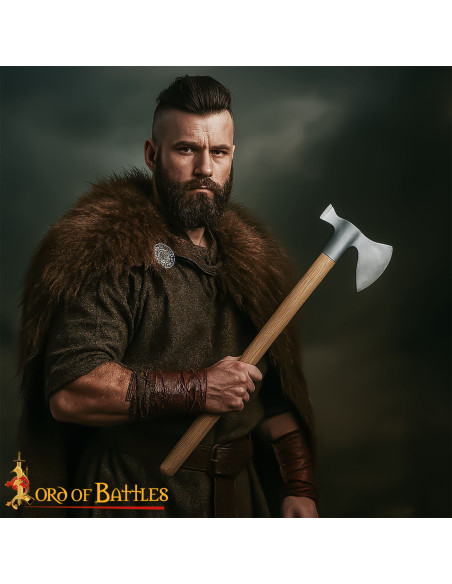 Mittelalterliche Axt aus Stahl mit...