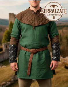 Schwarze Lederarmbänder mit Schuppenmuster 2