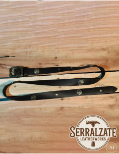 Schwarzer Entdecker-Gürtel mit kunstvoller Schnalle 2