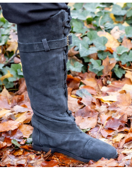 Botas medievales con cordones modelo...