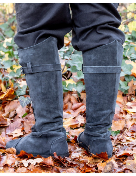 Botas medievales con cordones modelo...