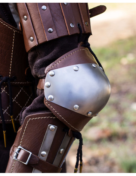 Middeleeuwse elleboogbeschermer model...