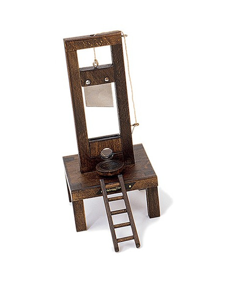 Franse Guillotine (14x14x31 cm.)
