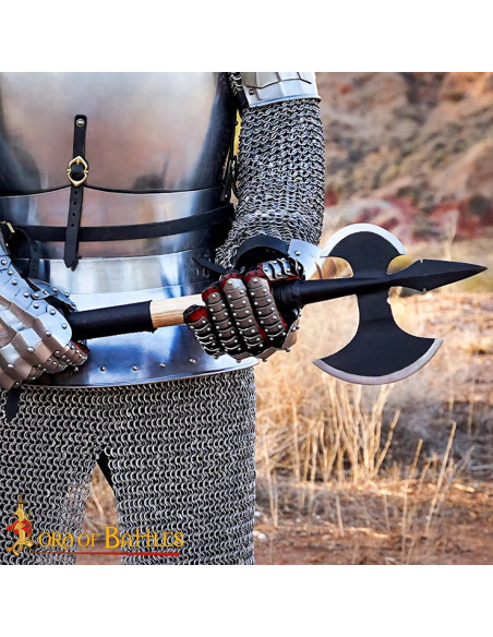 Middeleeuwse bijl van koolstofstaal...