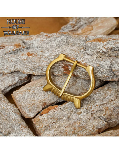Hebilla medieval en latón brillante para cinturón