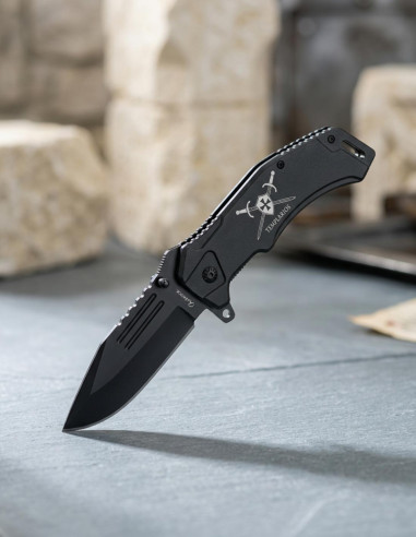 Kniv med skjold og tempelriddersværd