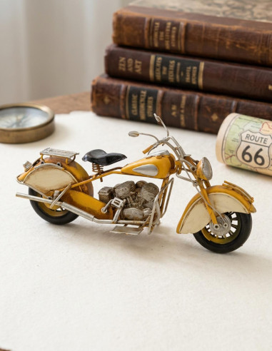Miniatura moto antigua