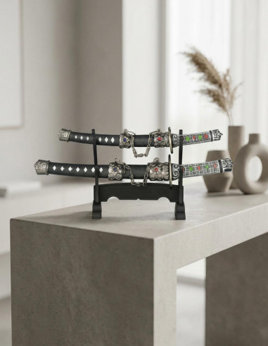 Sæt 2 mini dekorative katanaer med støtte