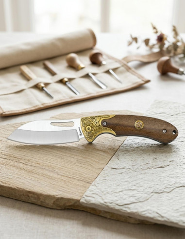 Albainox veldmes met versierde gouden bolster