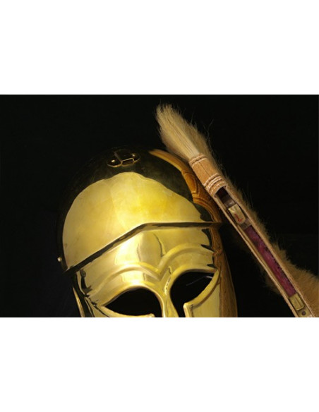 Casco griego corintio dorado con penacho Casco griego corintio dorado con penacho