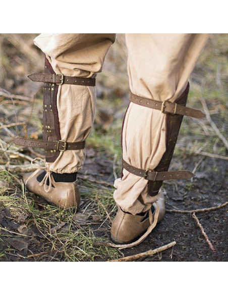 Braune Krieger-Beinschienen