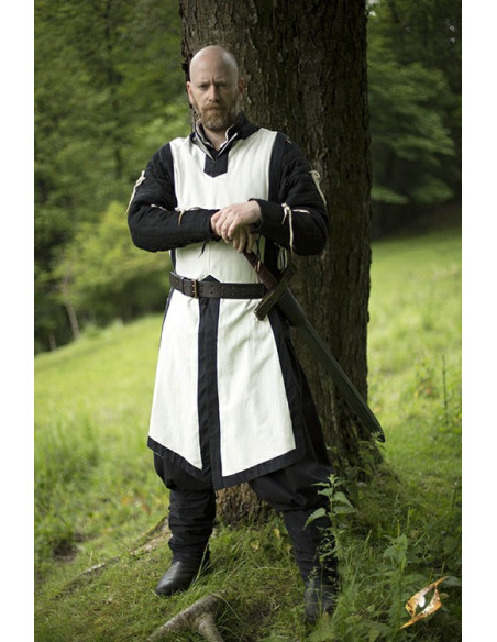 Túnica medieval sin mangas