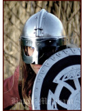 Casco vikingo con antifaz