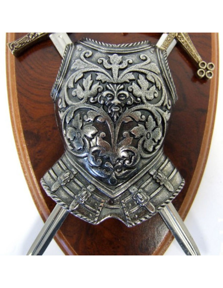 Panoply med cuirass og 2 sværd