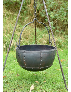 genieteter mittelalterlicher Kessel 2