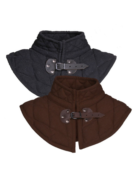 Gevoerde gorget met gesp