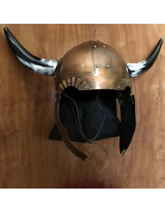 Casco Vikingo con alas y cuernos