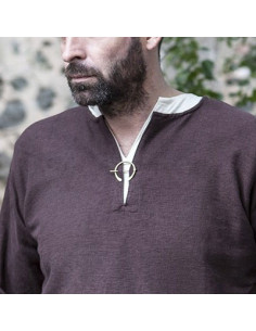Adil stor broche