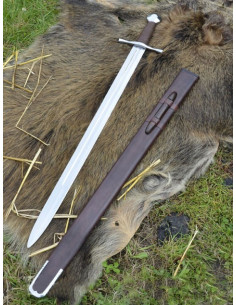 Achteckiger Knauf des gekreuzten Schwertes