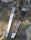 Espada medieval de una mano, hoja ancha