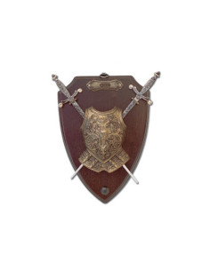 Panoplia con espadas y coraza