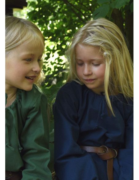 Een blauwe vikingjurk, meisje