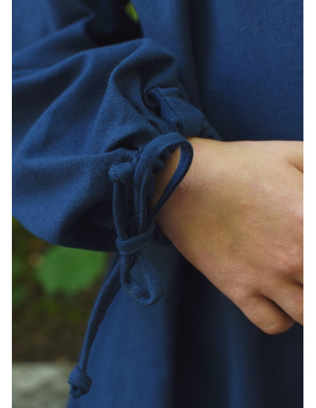 Ana blaues Wikingerkleid, Mädchen