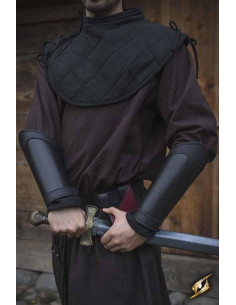 Schwarze Armschienen des Kriegers