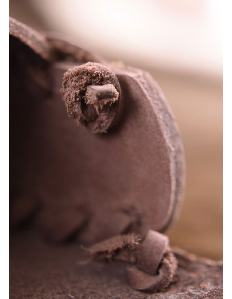 Middeleeuwse tas met twee gespen