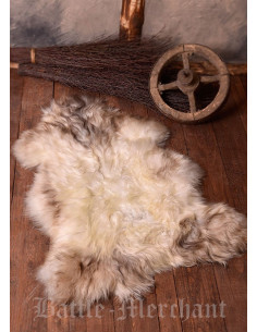 Helles nordisches Schaffell, 110 cm.